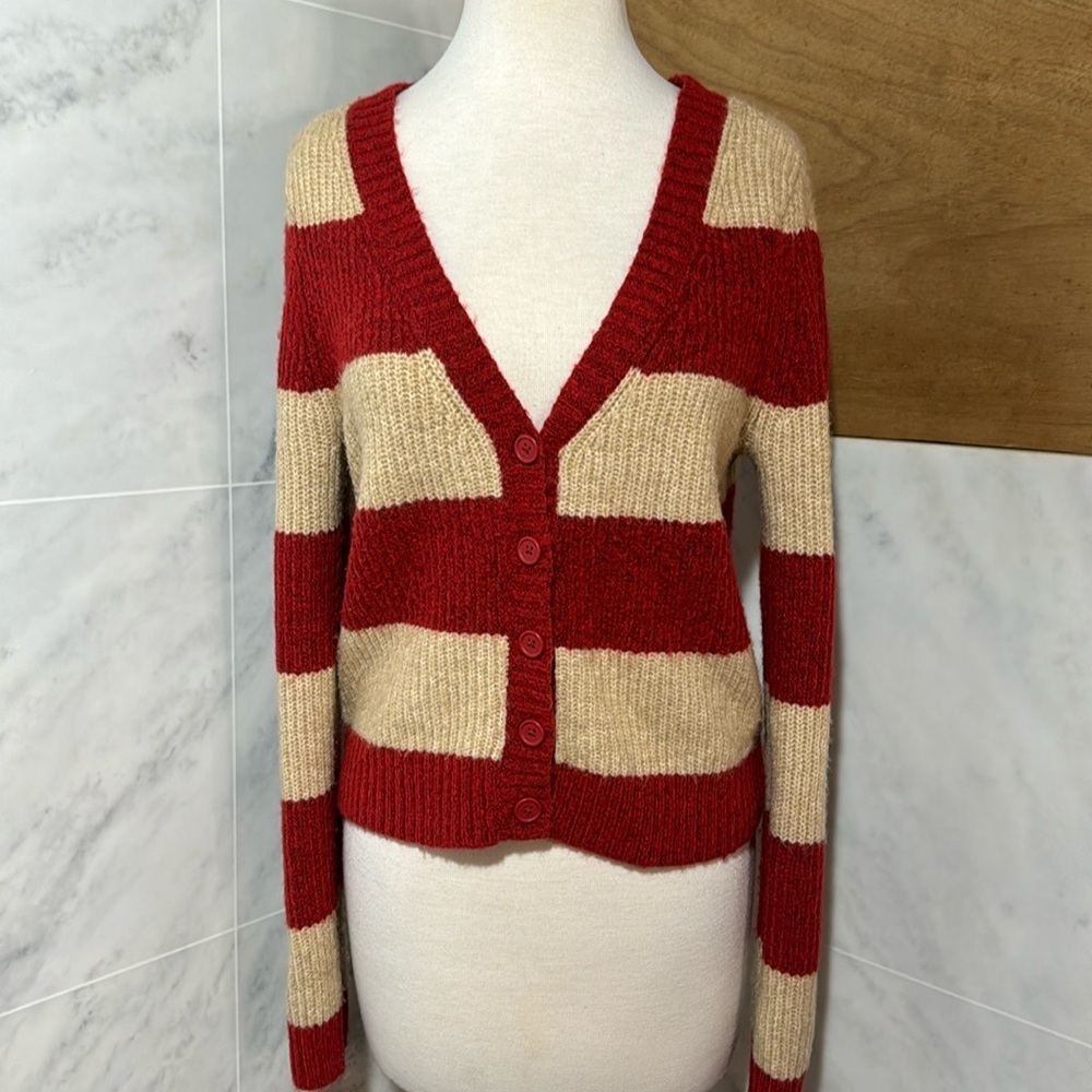 American Eagle Red Beige Striped Button Front Cropped V Neck Cardigan size Small